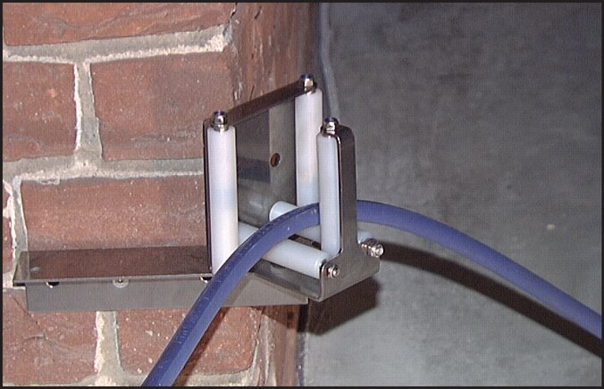 Exemplarische Darstellung: Universal-Schlauchführung, Edelstahl